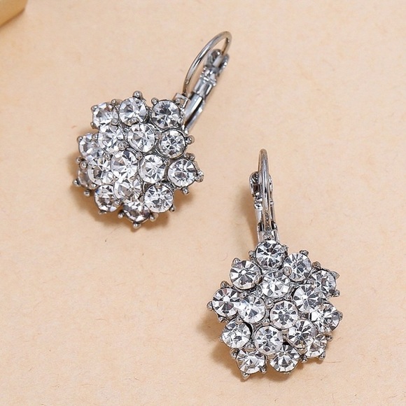 GlitzBlitz Boutique Jewelry - Any 2/$20! Sparkling Silver Crystal Cluster Lever Back Earrings